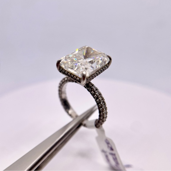 10 CT Crushed Ice Radiant Cut Moissanite Ring Iced Out Pavé Band Hidden Halo - Picture 4 of 11